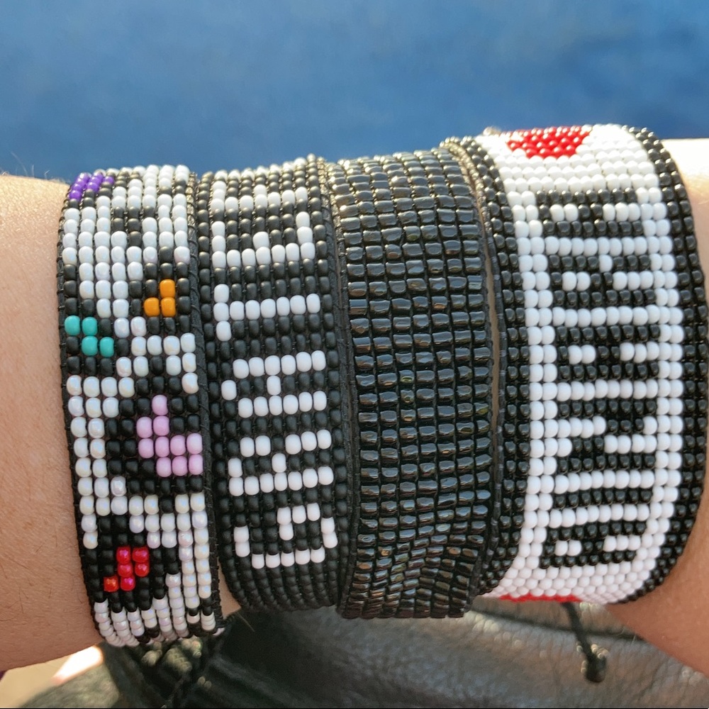 handmade adjustable bracelet with czech glass seed.